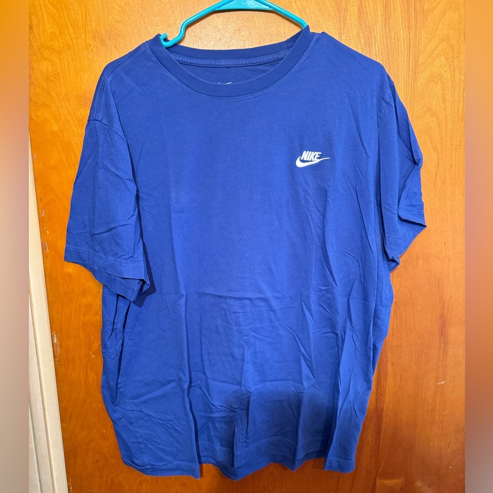 Nike club tee